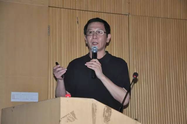 989.jpg