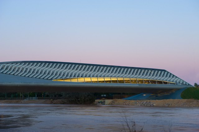 Zaragoza-Bridge-Pavilion-26.jpg